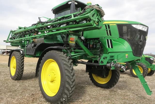 Image of John Deere R4030 equipment image 1
