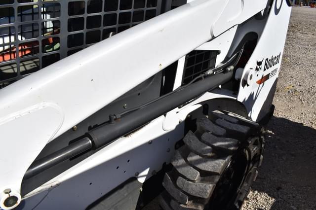 Image of Bobcat S550 equipment image 4