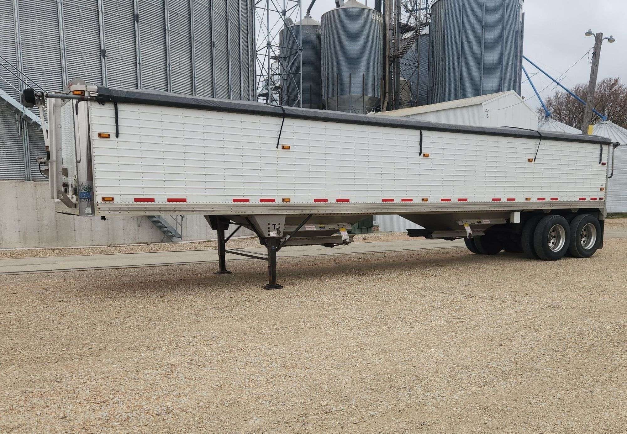 2012 Timpte Super Hopper Equipment Image0