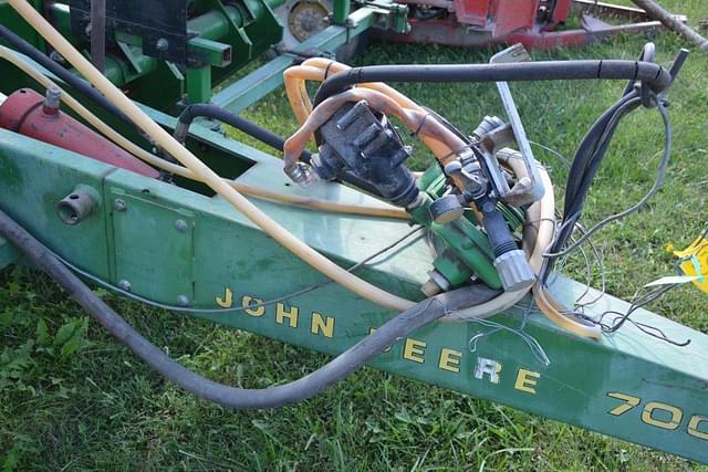 Image of John Deere 7000 equipment image 2