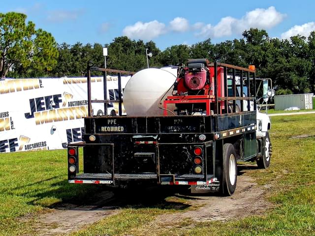 Image of GMC 6500 equipment image 3