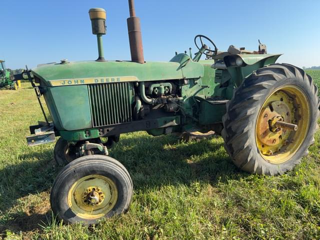 Image of John Deere 3020 equipment image 4
