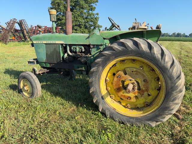Image of John Deere 3020 equipment image 3