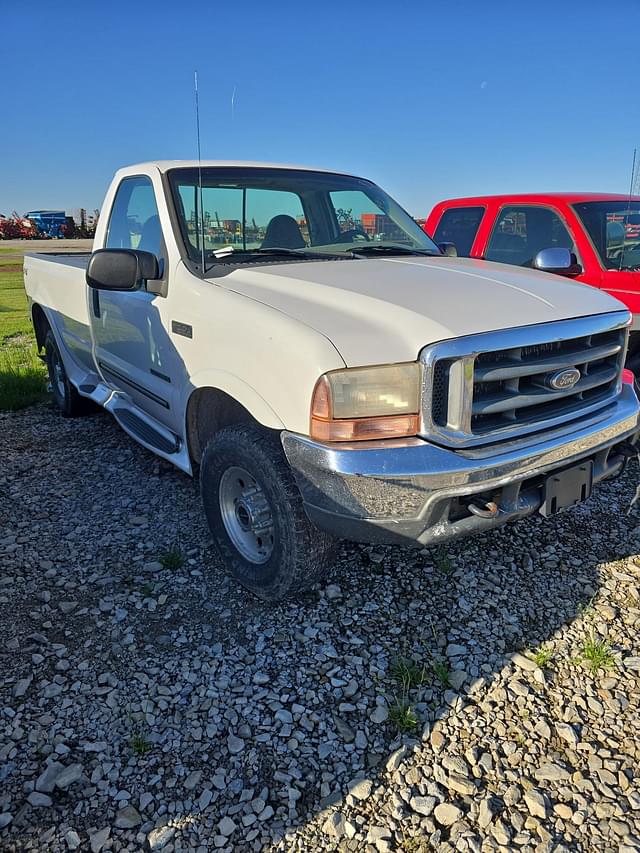 Image of Ford F-250 equipment image 2