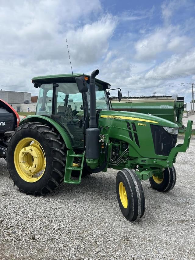 Image of John Deere 6120E equipment image 1
