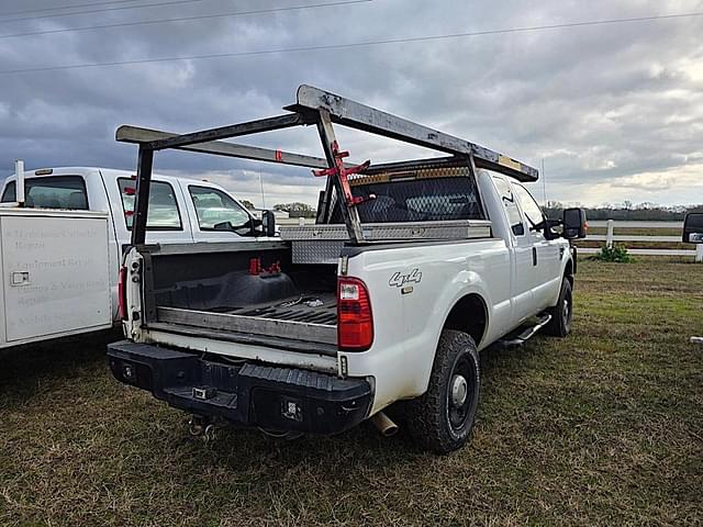 Image of Ford F-250 equipment image 4