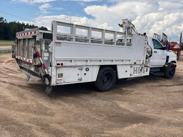 Image of Chevrolet 5500HD equipment image 4