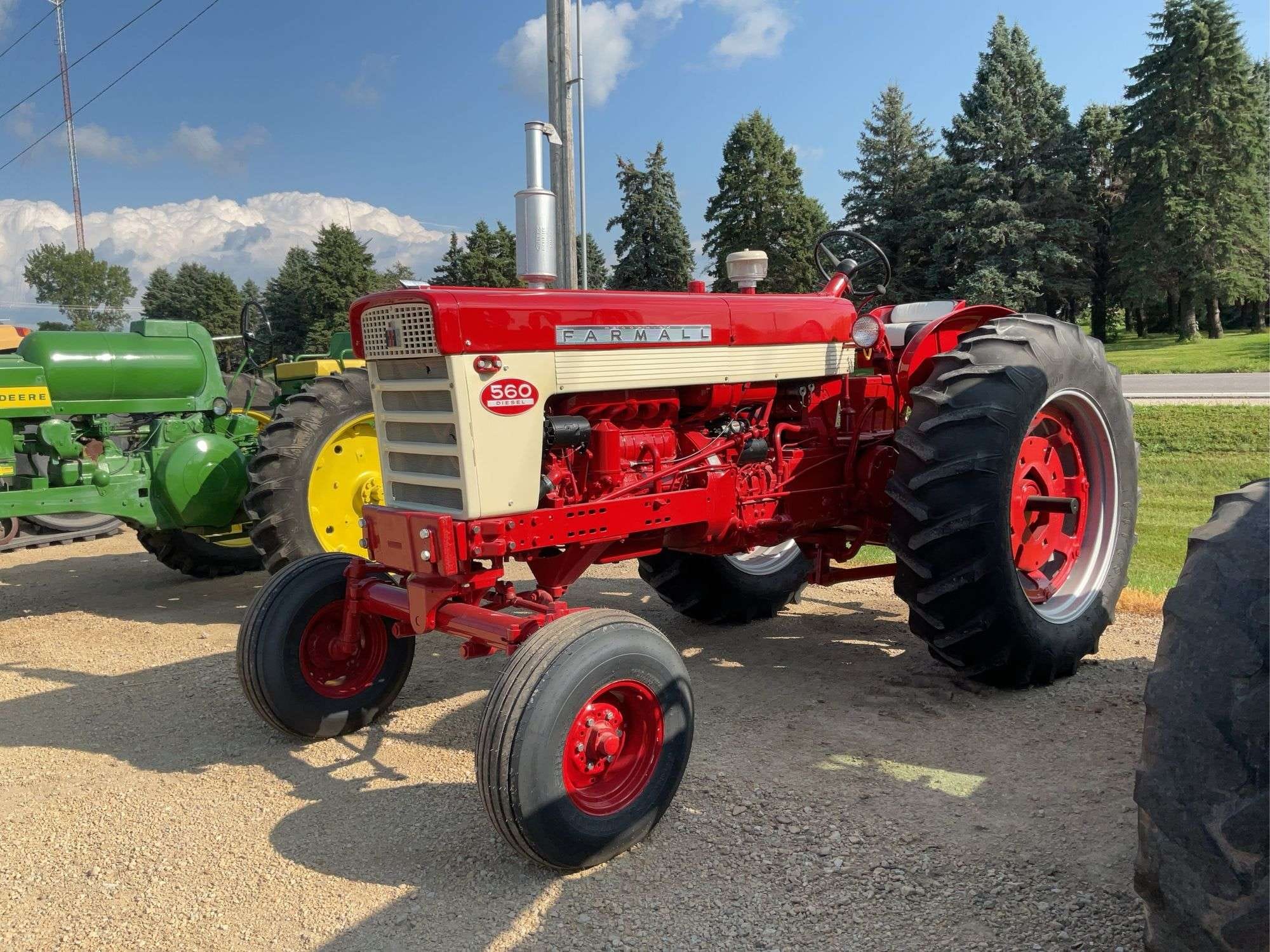 International Harvester 560 Equipment Image0