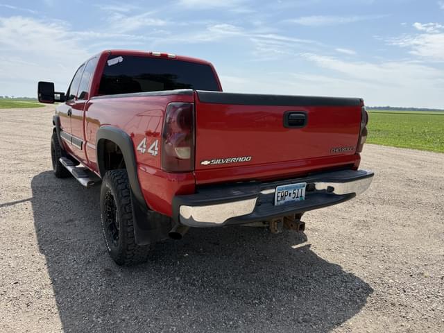 Image of Chevrolet 2500HD equipment image 4