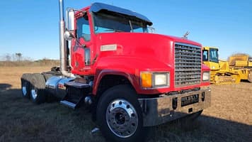 Main image Mack CHU613