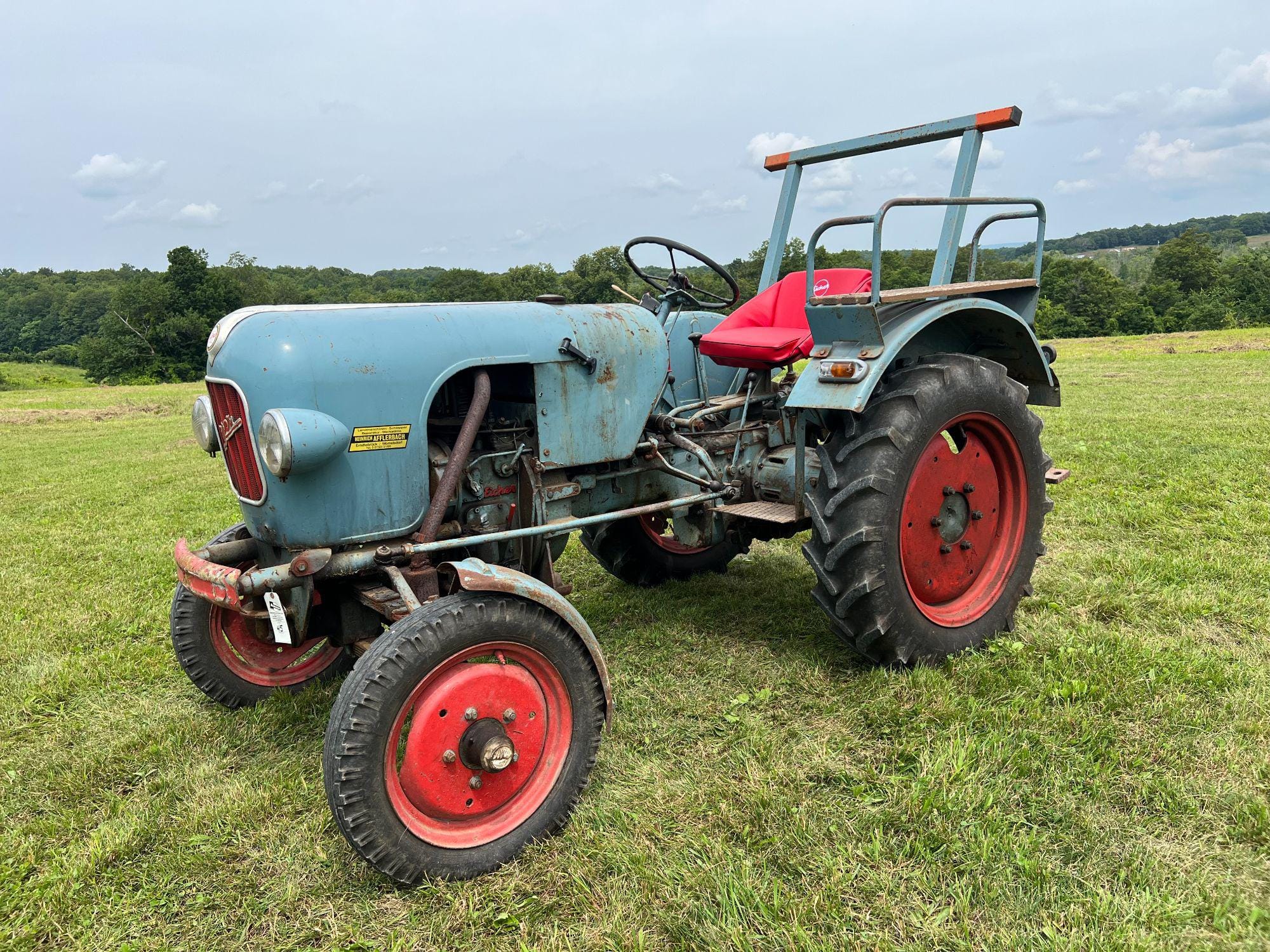 Main image Eicher EM100
