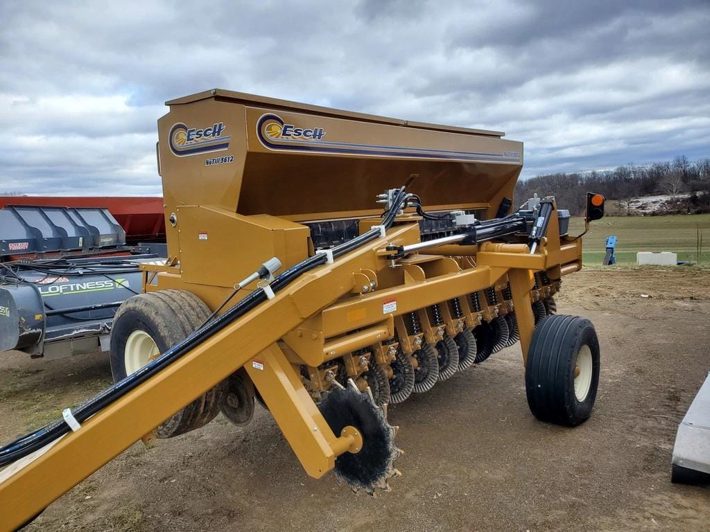 Main image Esch 5612