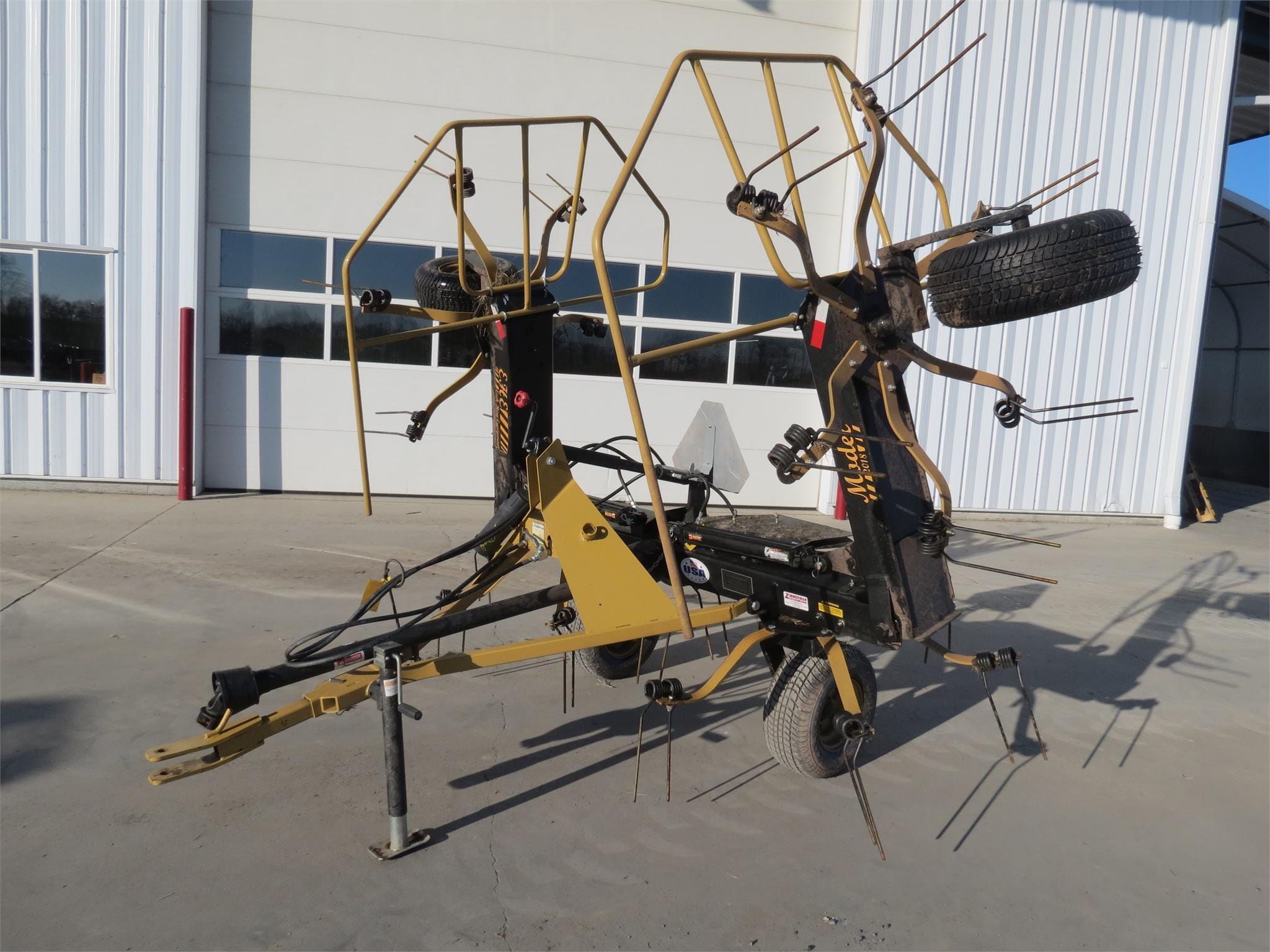 Esch 2018 Equipment Image0