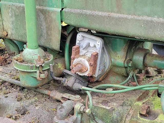 Image of John Deere B equipment image 4