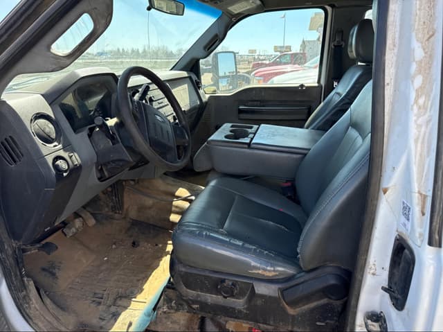 Image of Ford F-550 equipment image 4