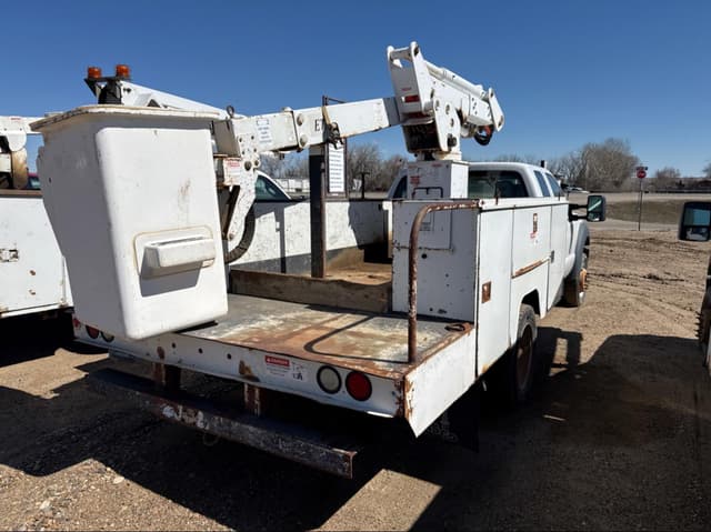 Image of Ford F-550 equipment image 2