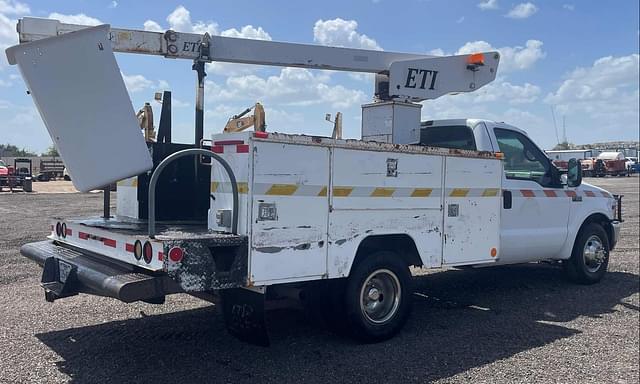 Image of Ford F-350 equipment image 1