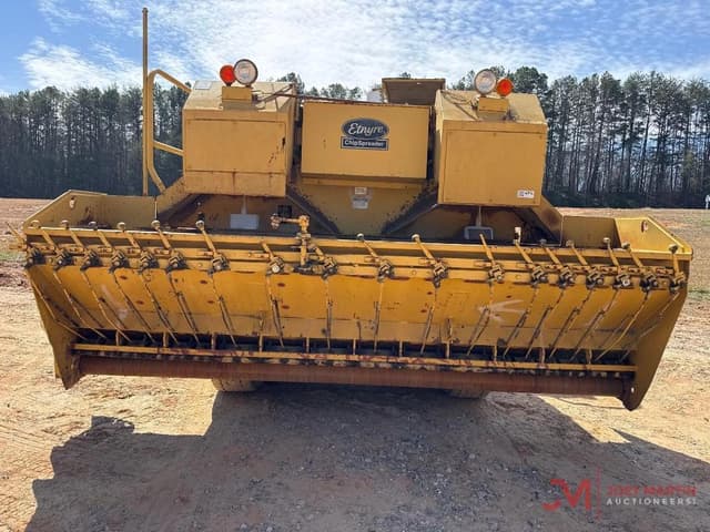 Image of Etnyre Chip Spreader equipment image 4
