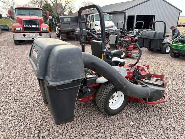 Image of Exmark E-Series equipment image 3