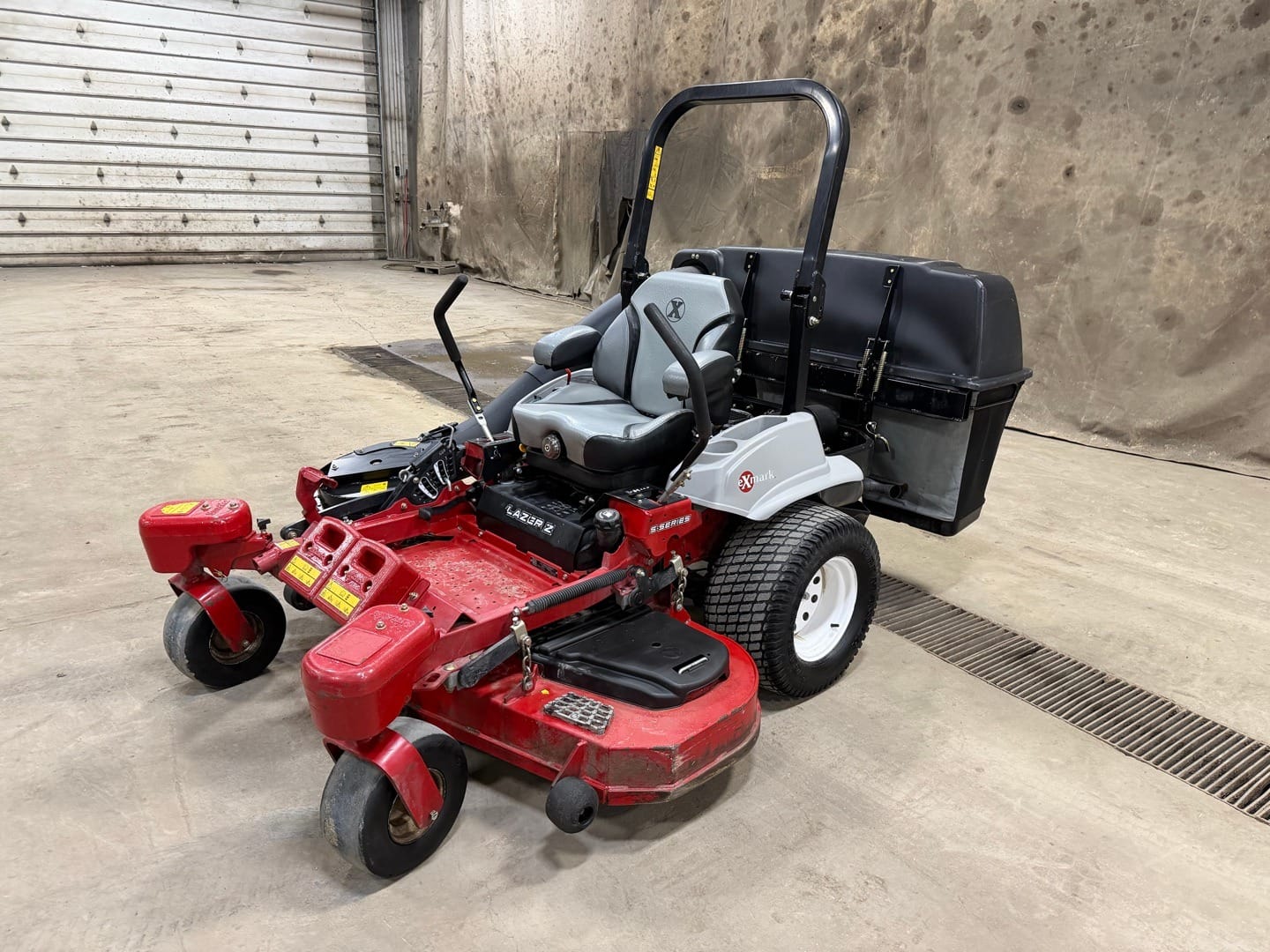 Exmark Lazer Z Equipment Image0