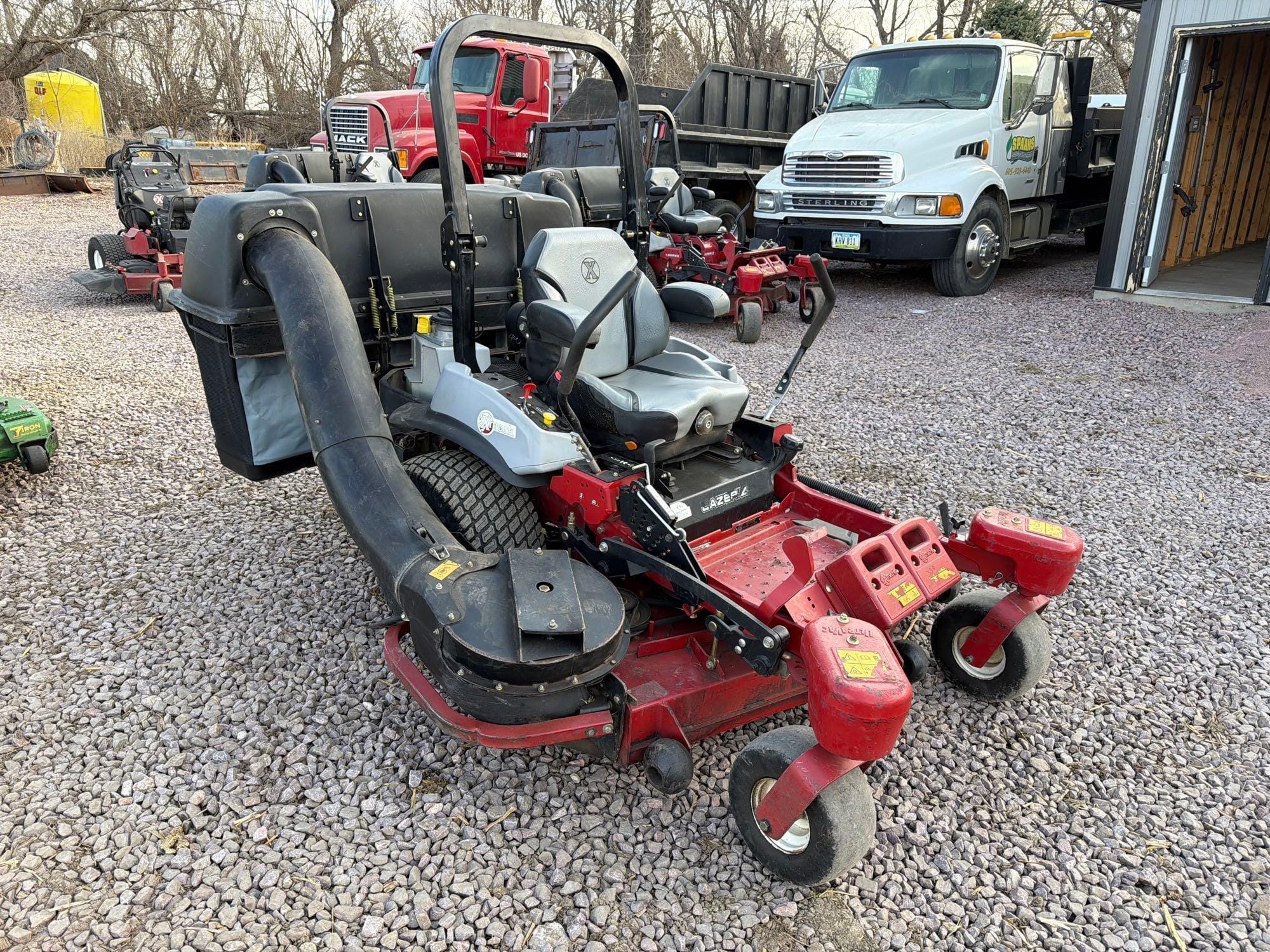 Exmark Lazer Z Equipment Image0