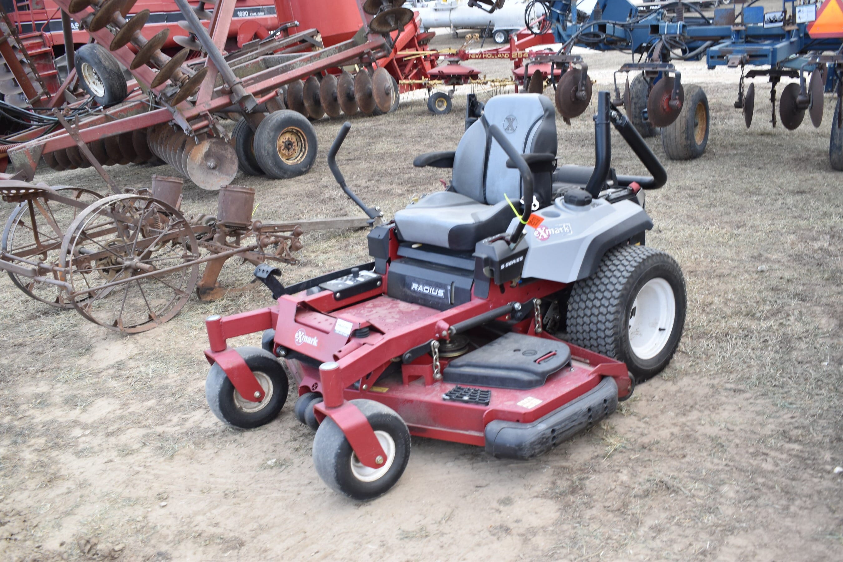 Exmark Radius Equipment Image0