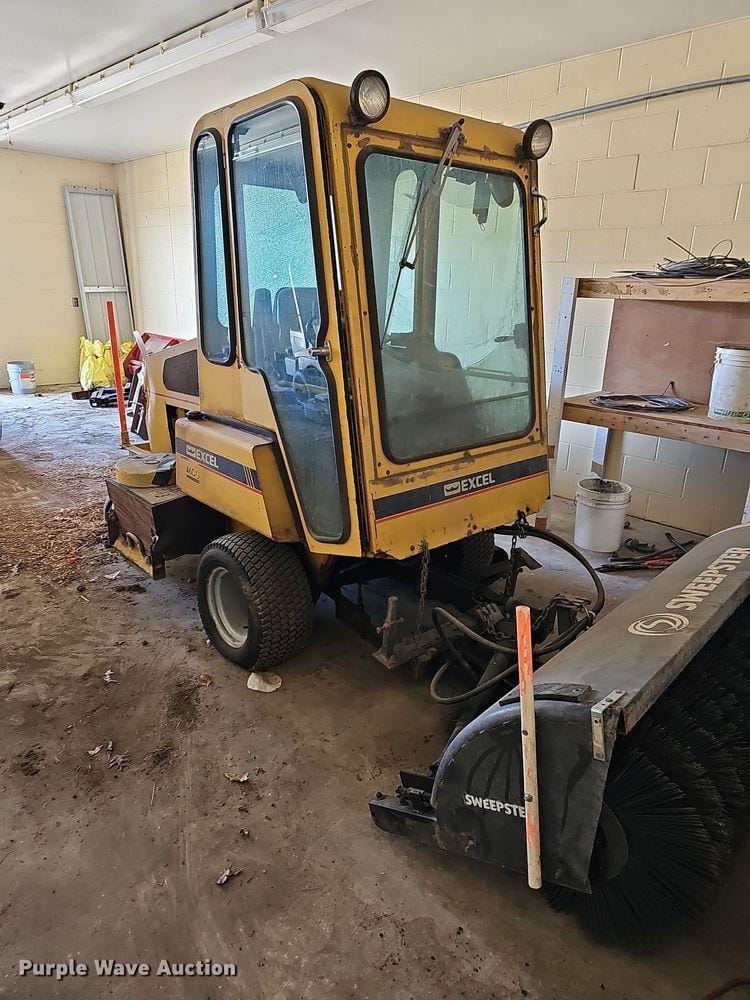 Main image Excel Hustler 4600