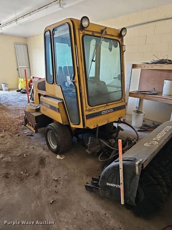 Main image Excel Hustler 4600