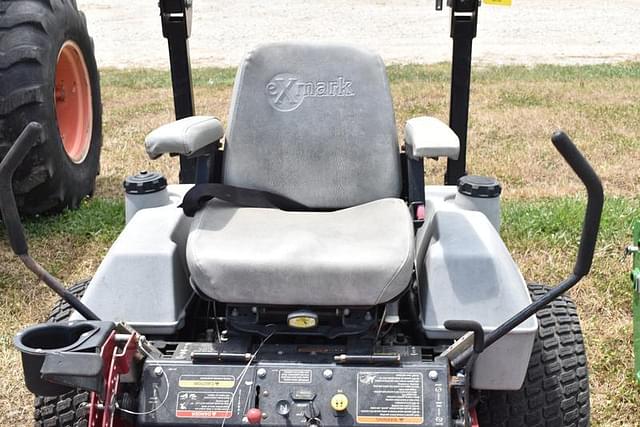 Image of Exmark Lazer Z equipment image 4