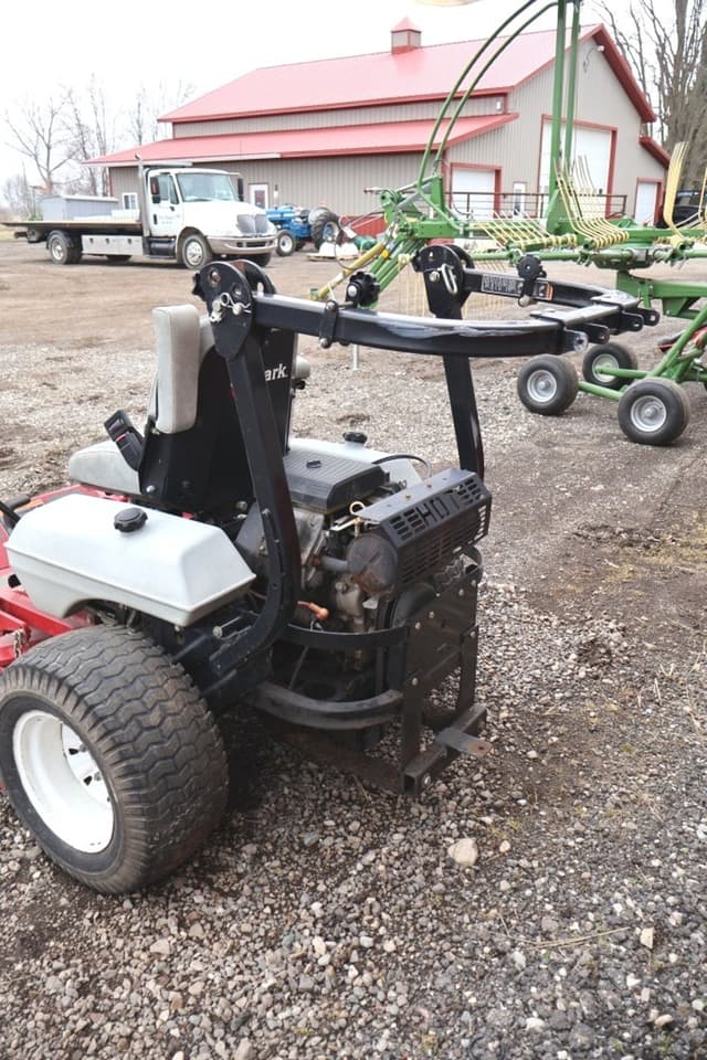 Image of Exmark Lazer Z equipment image 2