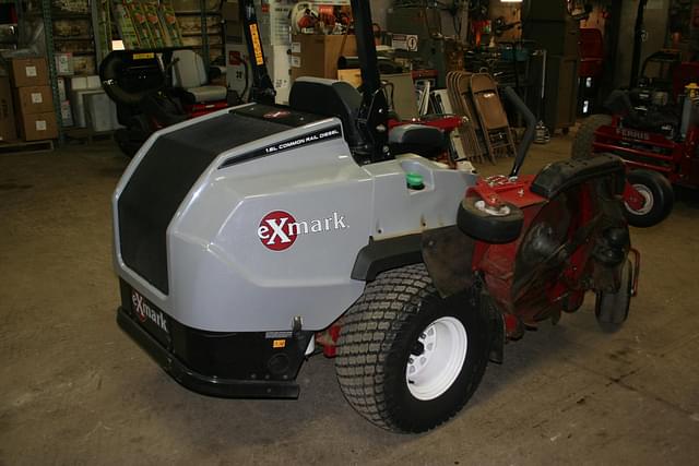 Image of Exmark Lazer Z equipment image 2