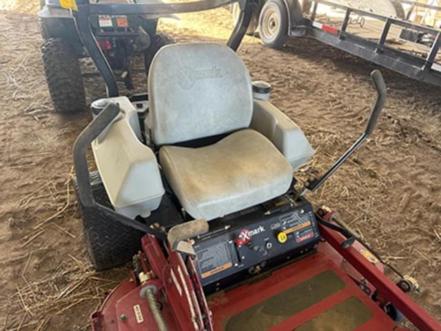 Image of Exmark Lazer Z equipment image 2