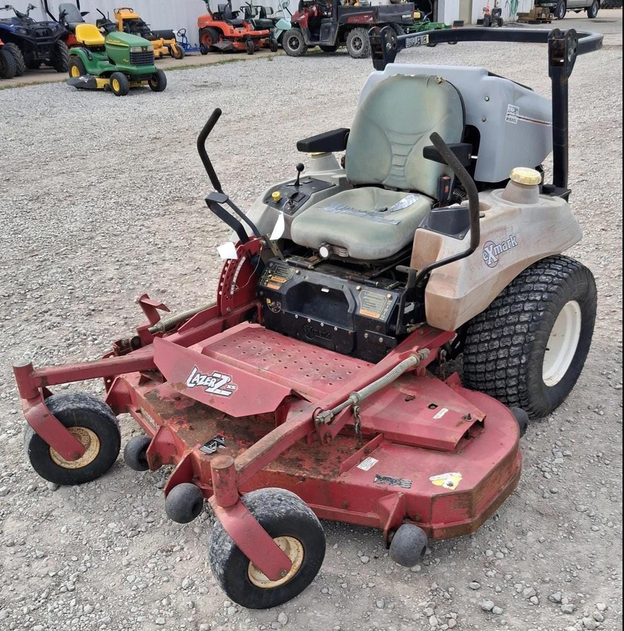 Exmark Lazer Z Equipment Image0
