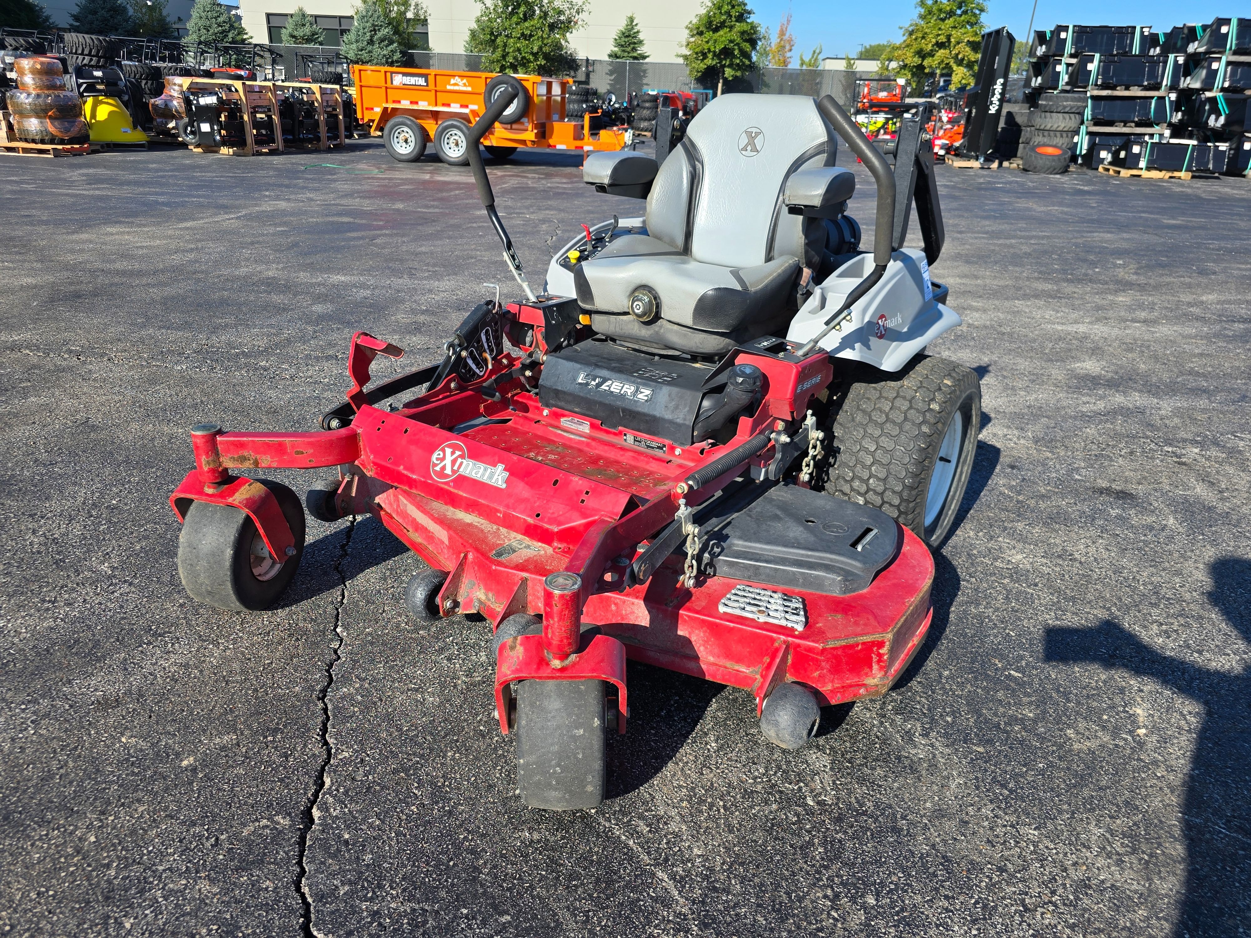 Exmark Lazer Z Equipment Image0