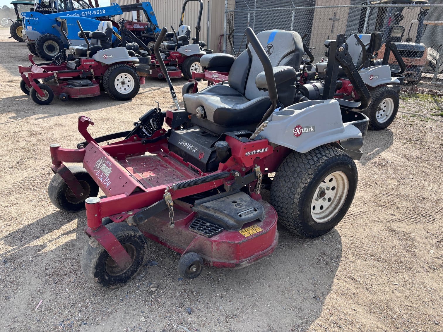 Exmark Lazer Z Equipment Image0