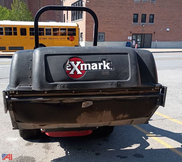 Image of Exmark Lazer Z X-Series equipment image 1