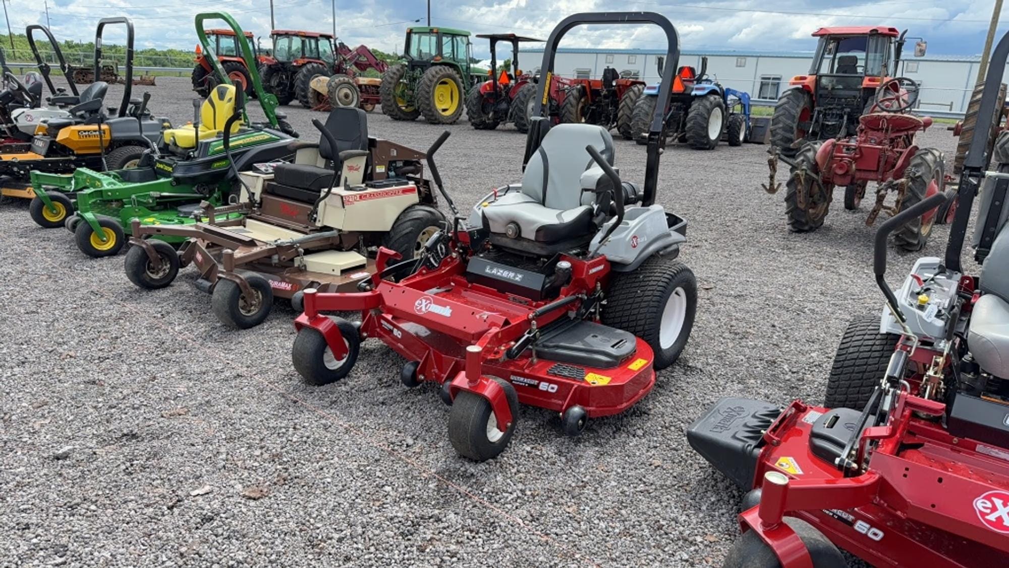 Exmark Lazer Z Equipment Image0