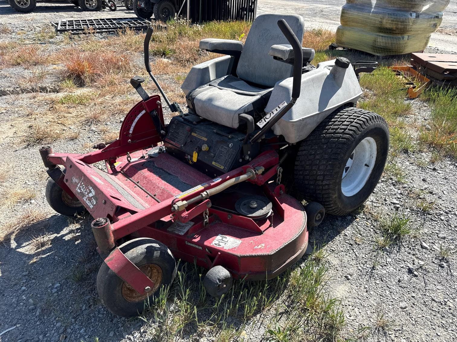 Exmark Lazer Z Equipment Image0