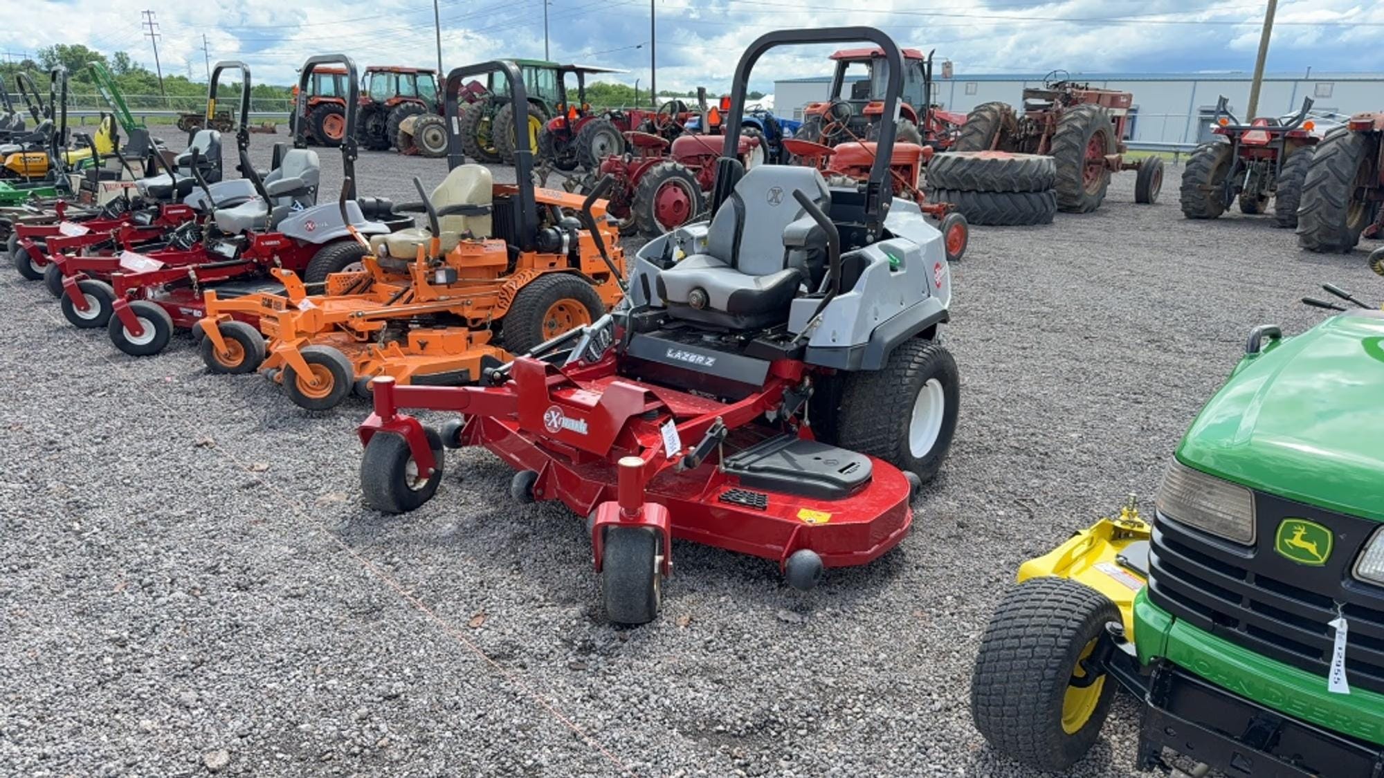 Exmark Lazer Z Equipment Image0