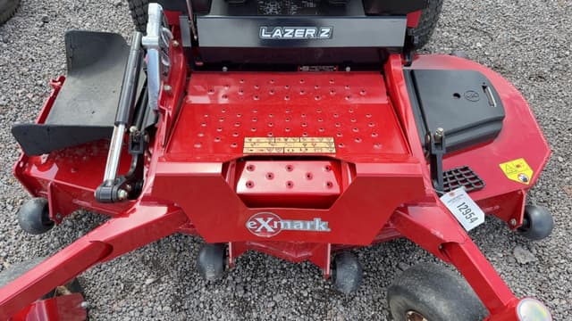 Image of Exmark Lazer Z equipment image 4