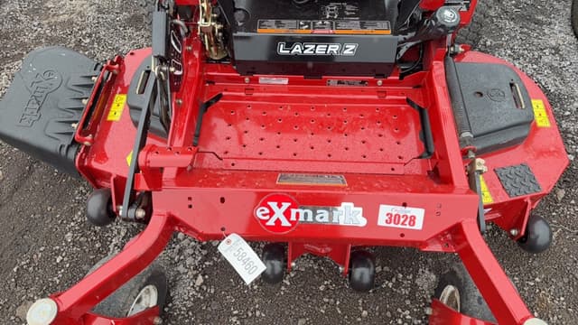 Image of Exmark Lazer Z equipment image 4