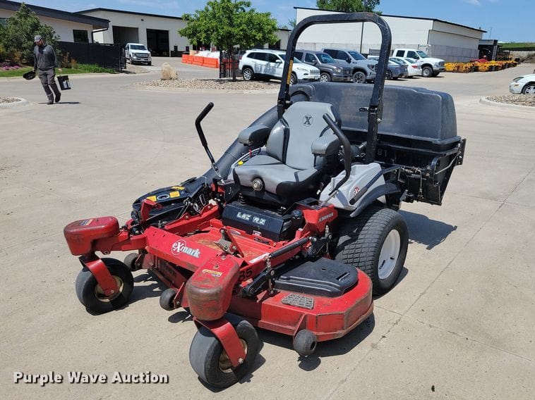 Exmark Lazer Z Equipment Image0