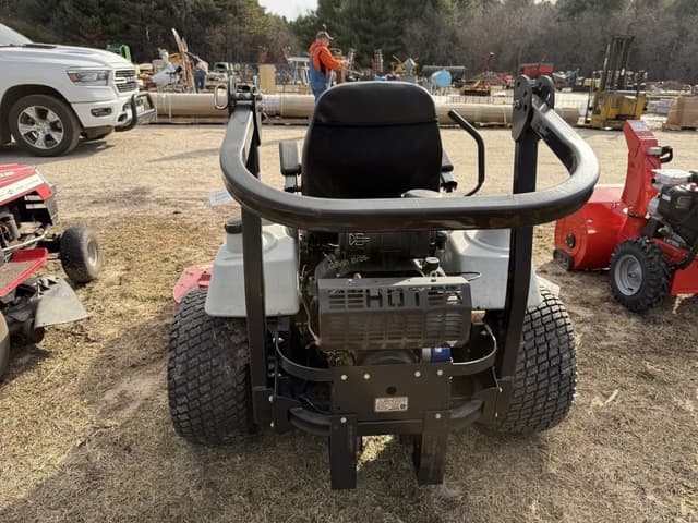 Image of Exmark Lazer Z equipment image 2