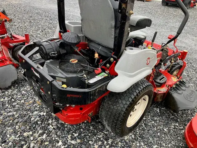 Image of Exmark Lazer Z equipment image 2