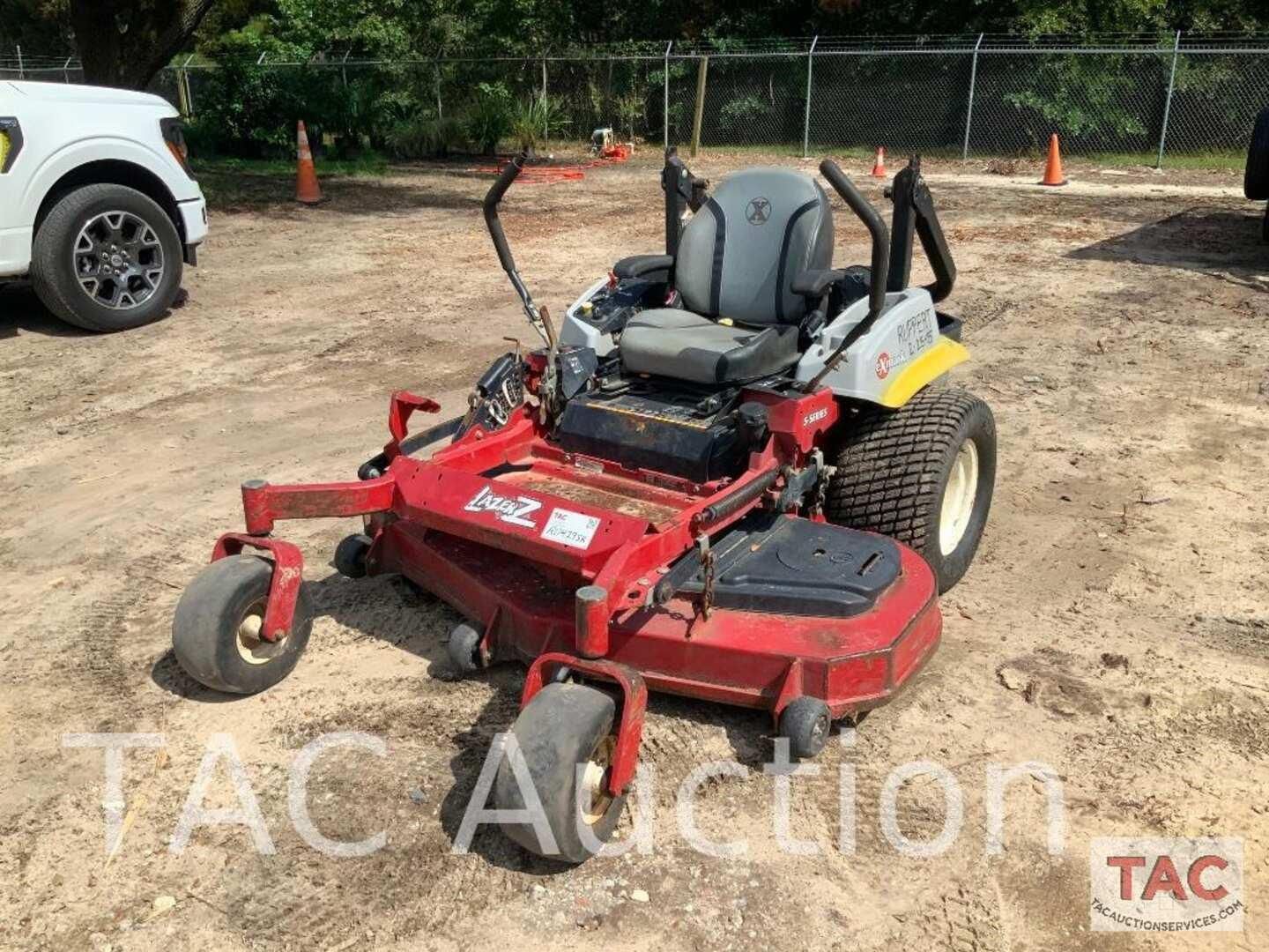 Exmark Lazer Z Equipment Image0