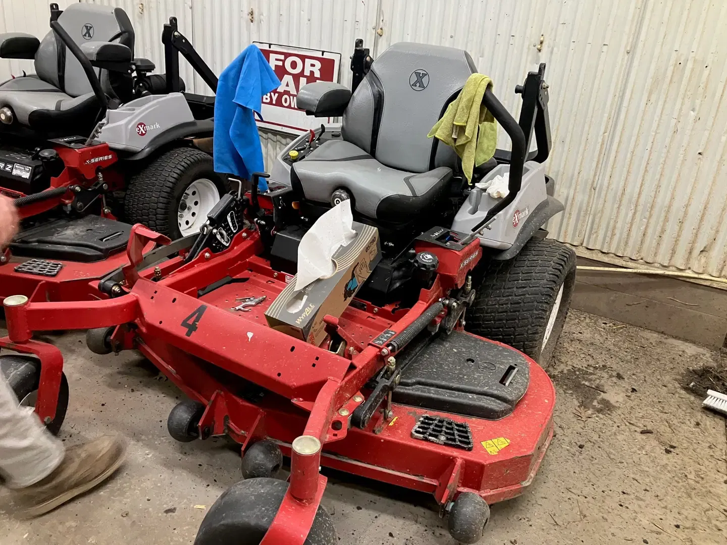 Exmark LZX801GKA60600 Equipment Image0