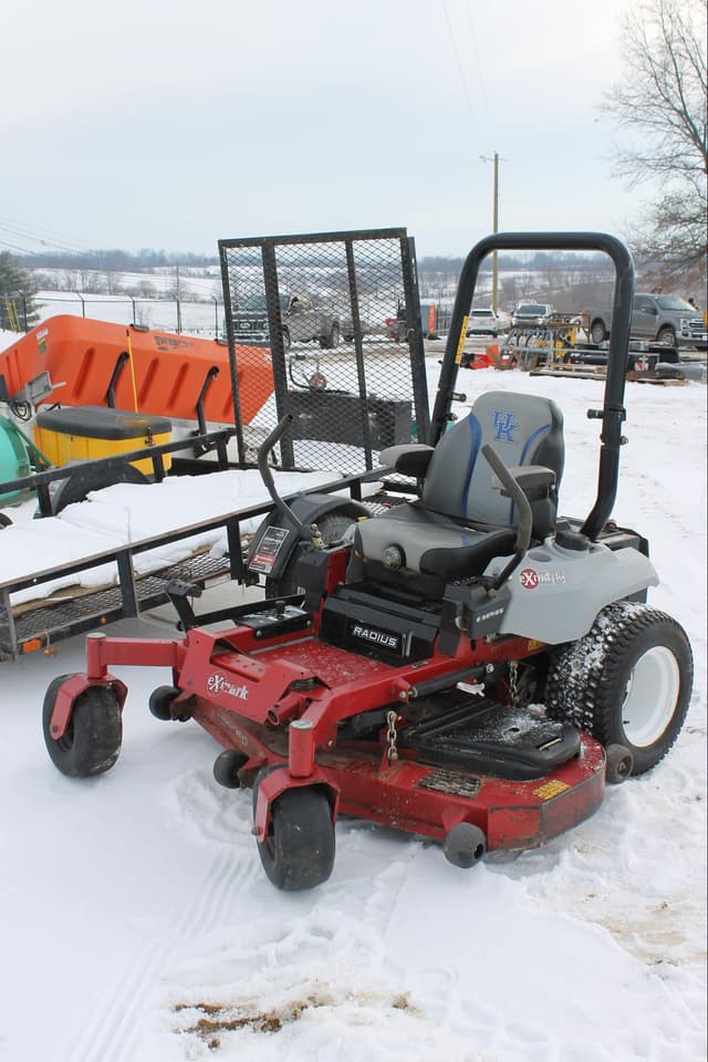 Image of Exmark Radius E-Series equipment image 2