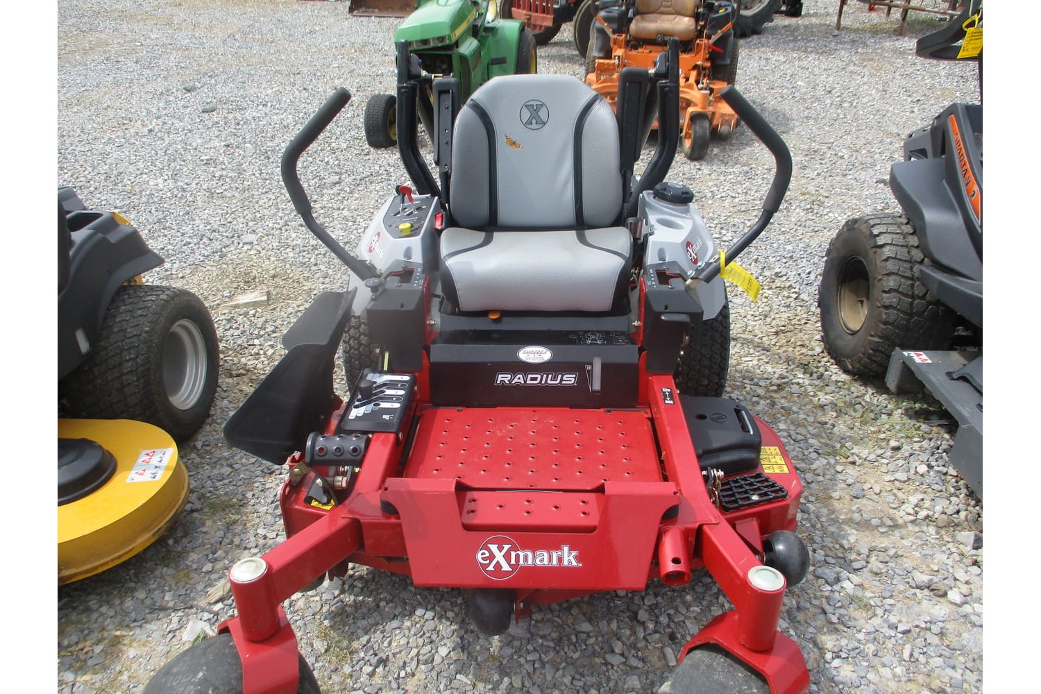 Exmark Radius E-Series Equipment Image0