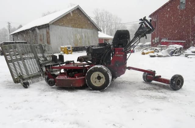 Image of Exmark S-series equipment image 2