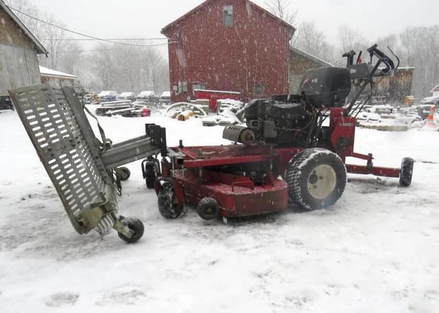 Image of Exmark S-series equipment image 1